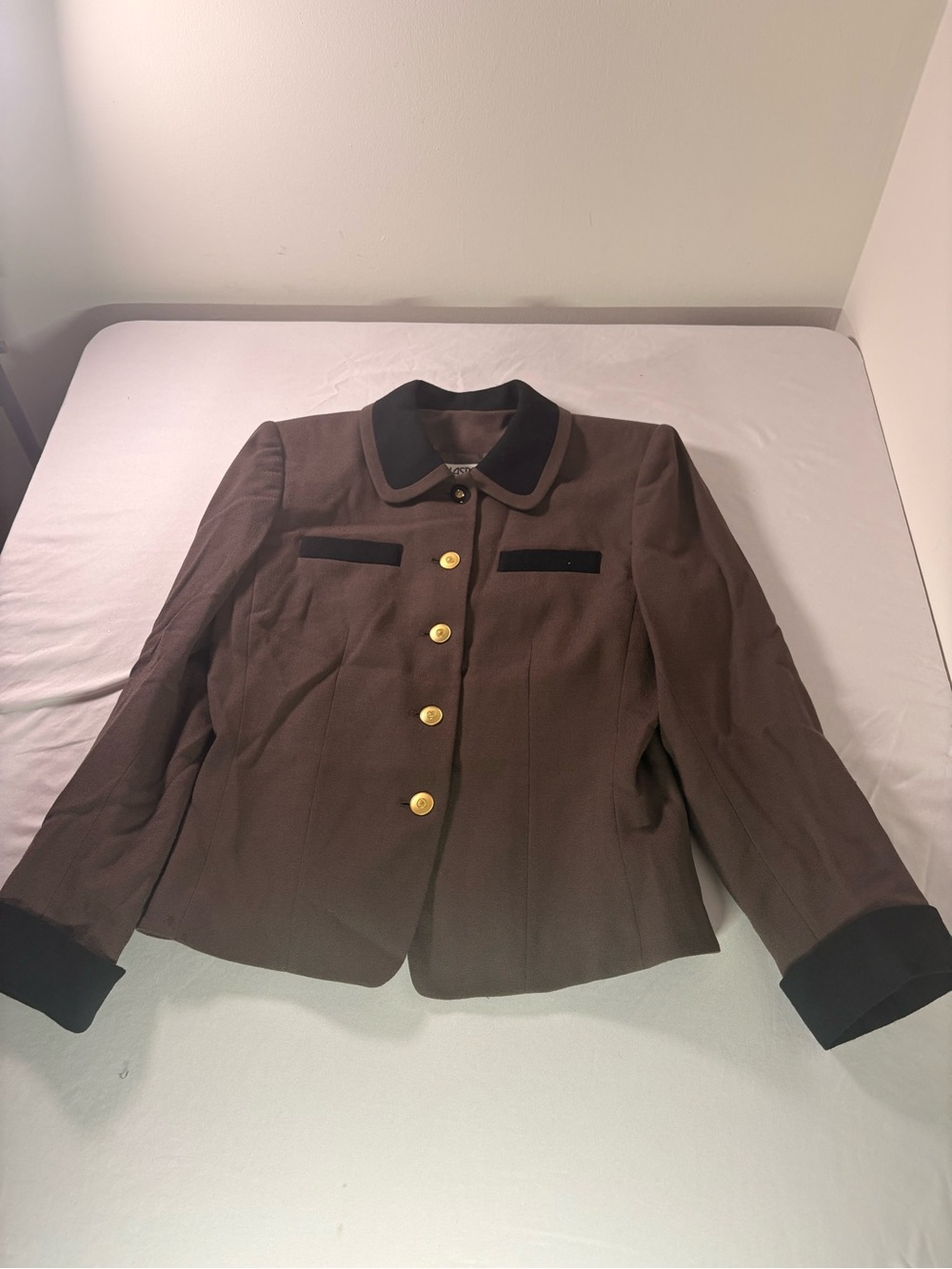 Classic Brown Women's Blazer with Contrast Trim(bc11)